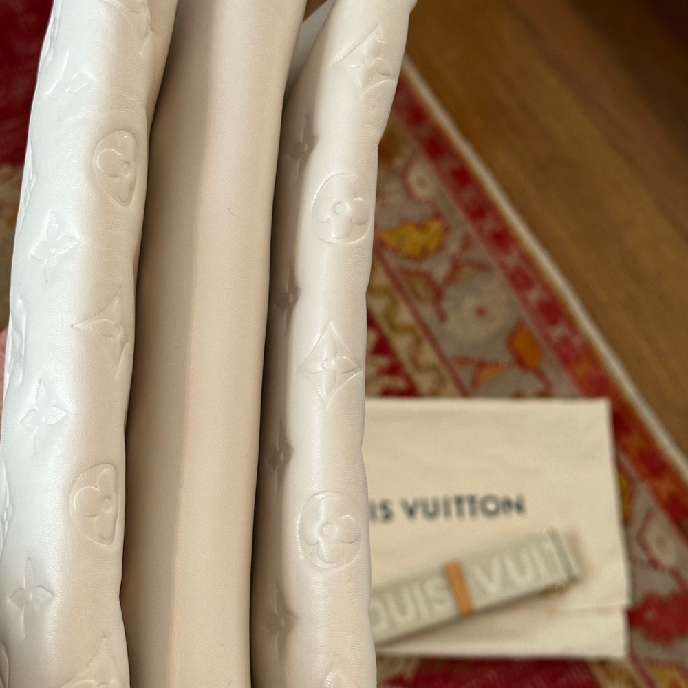 Louis Vuitton Coussin PM Cream handbag - Picture 4 of 8